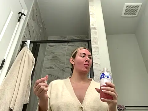 Snapshot of Alyssa_rhoades chatting on 11.28.25 Alyssa rhoades online show from 11.28.25