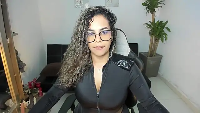 alyssannVhm online show from 10.24.25