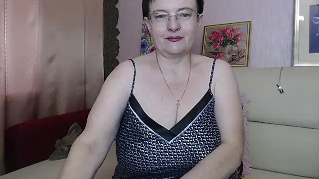 Snapshot of MargieEvans chatting on 02.07.25 MargieEvans online show from 02.07.25