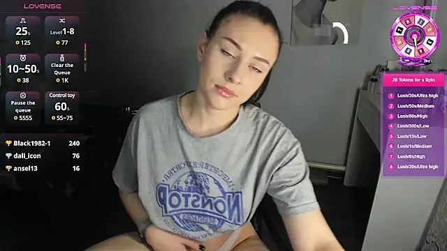 Snapshot of KindKristy chatting on 02.20.25 KindKristy online show from 02.20.25