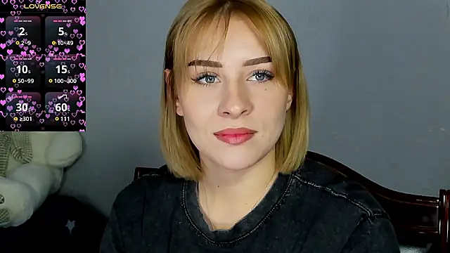 Snapshot of KindKristy chatting on 09.23.25 KindKristy online show from 09.23.25