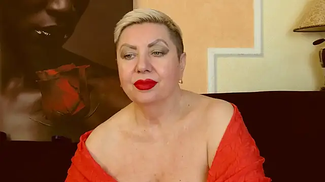 Snapshot of LadyPosh chatting on 01.22.25 LadyPosh online show from 01.22.25