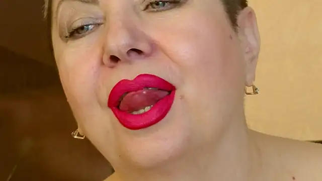 Snapshot of LadyPosh chatting on 01.29.25 LadyPosh online show from 01.29.25