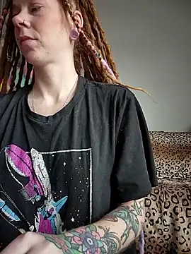 LucidLucy online show from 02.09.26