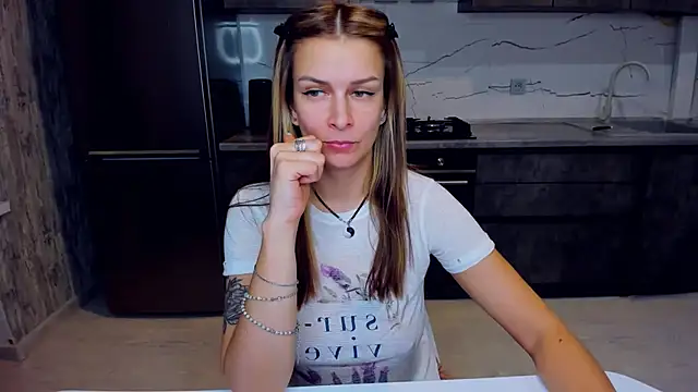 AlexiaDarren online show from 02.04.25