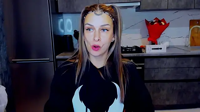 AlexiaDarren online show from 02.14.25