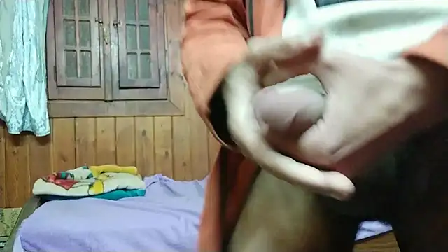 Snapshot of growing20yo chatting on 02.26.25 growing20yo online show from 02.26.25