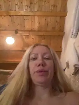 Snapshot of SofiaJoy chatting on 10.04.25 SofiaJoy online show from 10.04.25