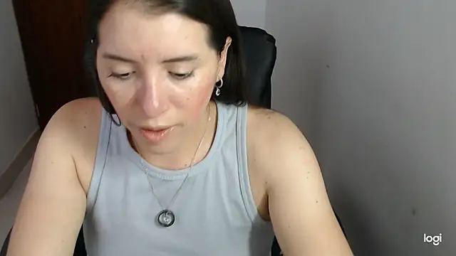 spicey latina online show from 04.01.26