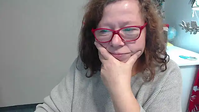 Snapshot of Adelewildx chatting on 12.17.24 Adelewildx online show from 12.17.24