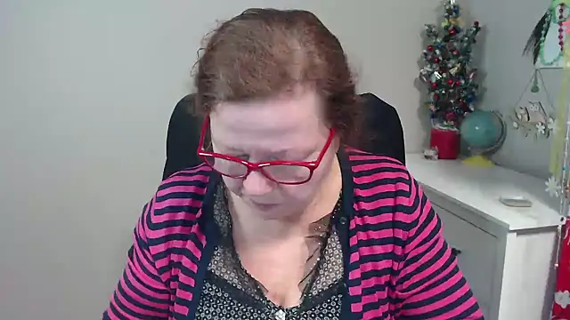 Snapshot of Adelewildx chatting on 01.14.25 Adelewildx online show from 01.14.25