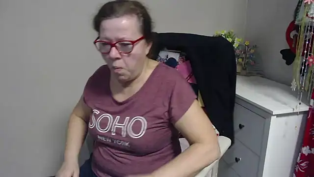 Snapshot of Adelewildx chatting on 02.05.25 Adelewildx online show from 02.05.25