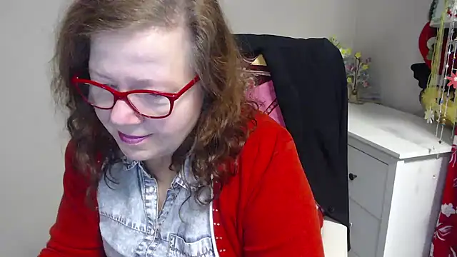 Snapshot of Adelewildx chatting on 02.12.25 Adelewildx online show from 02.12.25