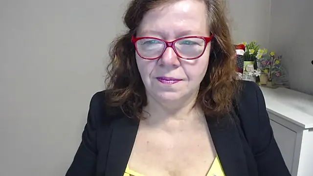 Snapshot of Adelewildx chatting on 02.13.25 Adelewildx online show from 02.13.25