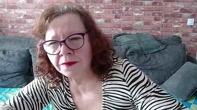 Snapshot of Adelewildx chatting on 02.22.25 Adelewildx online show from 02.22.25