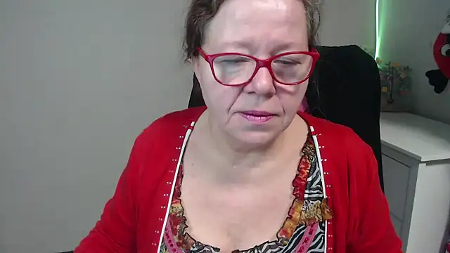 Snapshot of Adelewildx chatting on 02.26.25 Adelewildx online show from 02.26.25