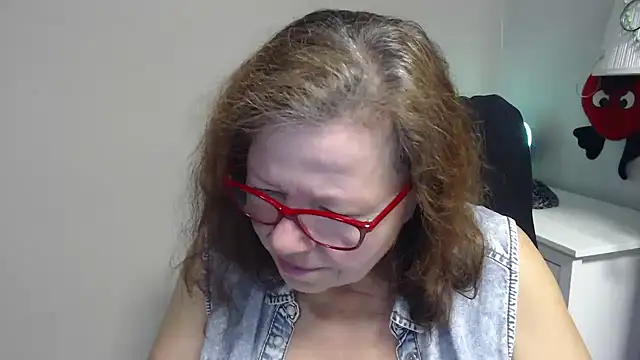 Snapshot of Adelewildx chatting on 03.04.25 Adelewildx online show from 03.04.25