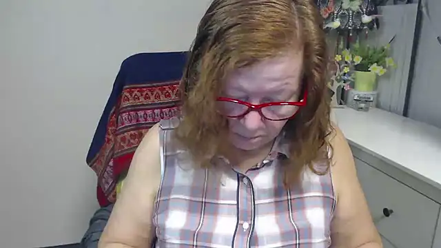 Snapshot of Adelewildx chatting on 10.22.25 Adelewildx online show from 10.22.25