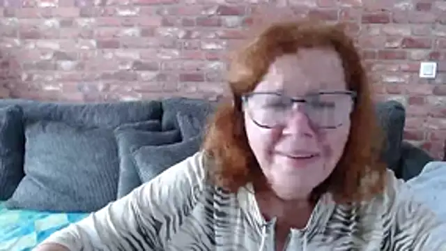 Snapshot of Adelewildx chatting on 10.25.25 Adelewildx online show from 10.25.25