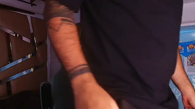 Snapshot of mister_miike chatting on 09.26.25 mister miike online show from 09.26.25