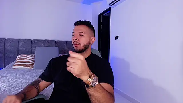 Snapshot of mister_miike chatting on 11.29.25 mister miike online show from 11.29.25