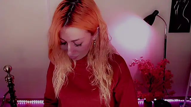 Snapshot of AnnieGOld_ chatting on 12.18.24 AnnieGOld online show from 12.18.24