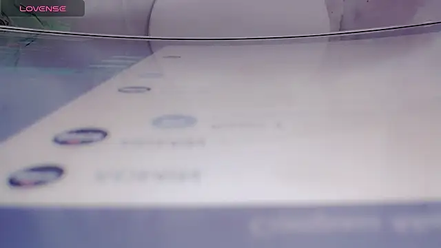 Snapshot of AnnieGOld_ chatting on 10.20.25 AnnieGOld online show from 10.20.25