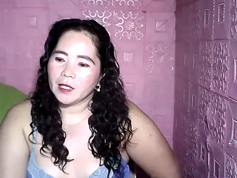 hotpusie 4u online show from 11.15.25