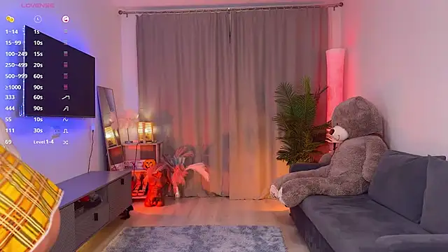 Snapshot of mikkixmeow chatting on 11.17.25 mikkixmeow online show from 11.17.25