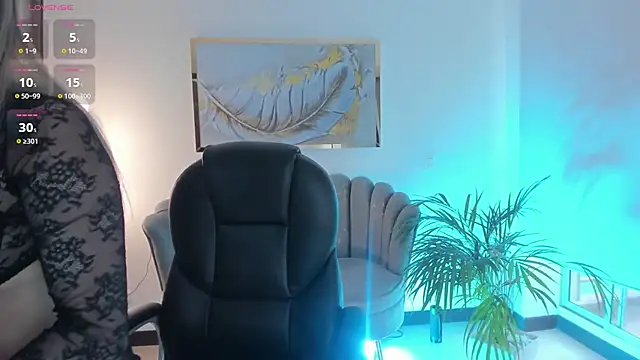 Snapshot of ZoePresleyX chatting on 12.12.24 ZoePresleyX online show from 12.12.24