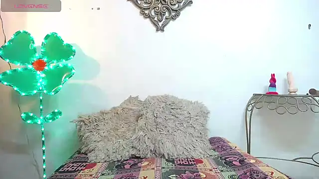 Snapshot of SexyKataShow chatting on 11.15.25 SexyKataShow online show from 11.15.25