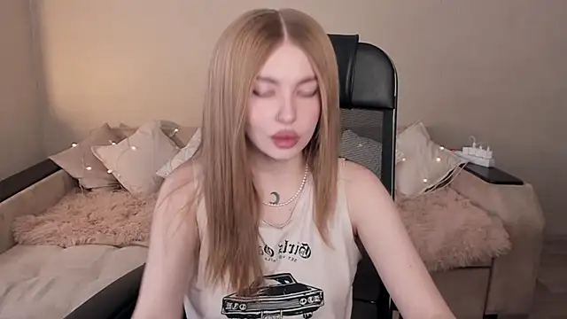 Snapshot of ViolettaLopez chatting on 02.07.25 ViolettaLopez online show from 02.07.25