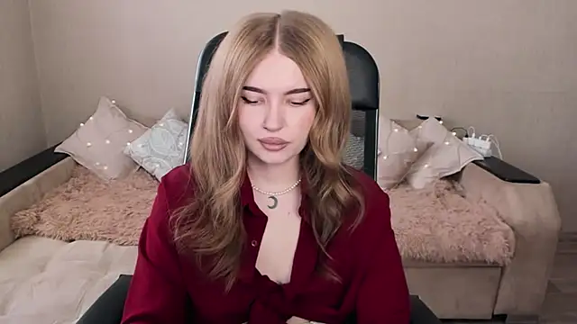 Snapshot of ViolettaLopez chatting on 02.26.25 ViolettaLopez online show from 02.26.25