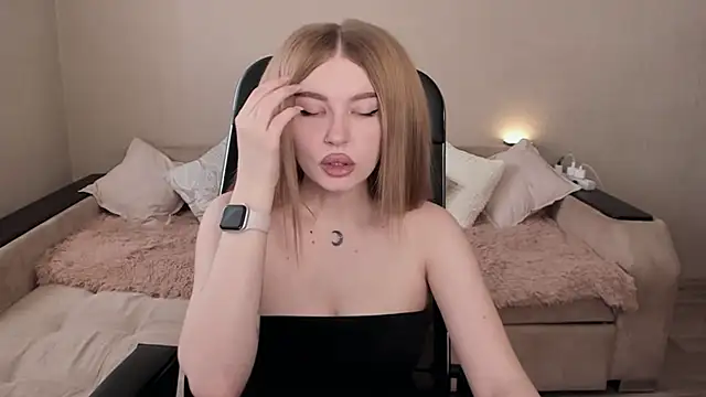 Snapshot of ViolettaLopez chatting on 03.16.25 ViolettaLopez online show from 03.16.25