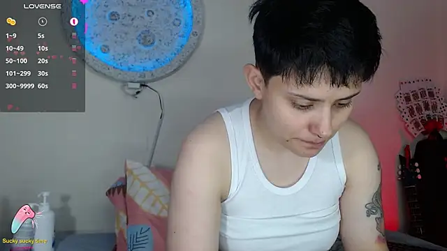 girl intense444 online show from 01.30.25