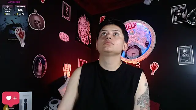 girl intense444 online show from 10.28.25