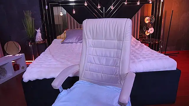 LittleShyy online show from 02.04.26