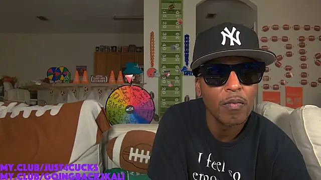 boomboomr00m online show from 10.10.25