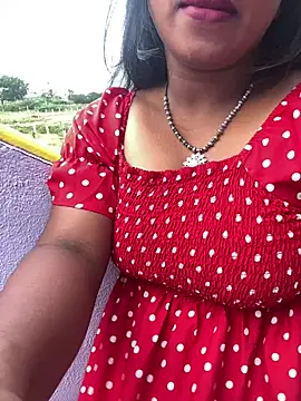 Dhiyapink online show from 01.20.25