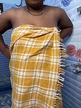 Dhiyapink online show from 02.08.25