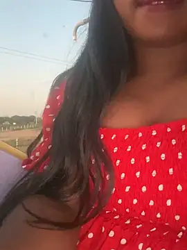 Dhiyapink online show from 02.14.25