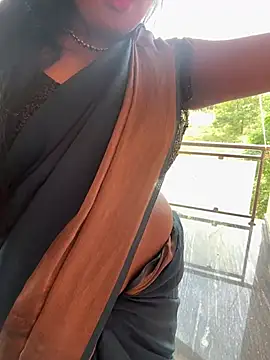 Dhiyapink online show from 03.10.25