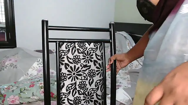 Dhiyapink online show from 12.16.25