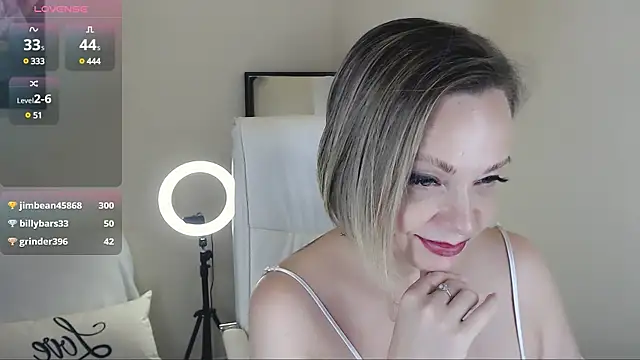 Tilly Eliot online show from 03.05.25