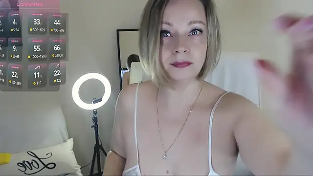 Tilly Eliot online show from 03.20.25