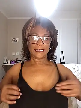 Snapshot of Hotgrannyx chatting on 09.10.25 Hotgrannyx online show from 09.10.25