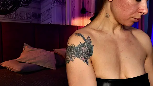 Snapshot of SofiaFoster_ chatting on 02.02.25 SofiaFoster online show from 02.02.25