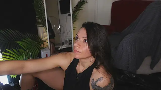 Snapshot of SofiaFoster_ chatting on 11.20.25 SofiaFoster online show from 11.20.25