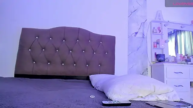 alysson 18 online show from 04.08.26