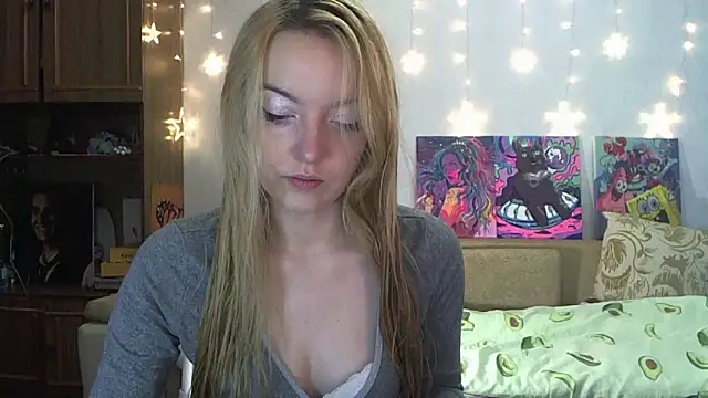 Snapshot of SecretSophia chatting on 12.03.24 SecretSophia online show from 12.03.24